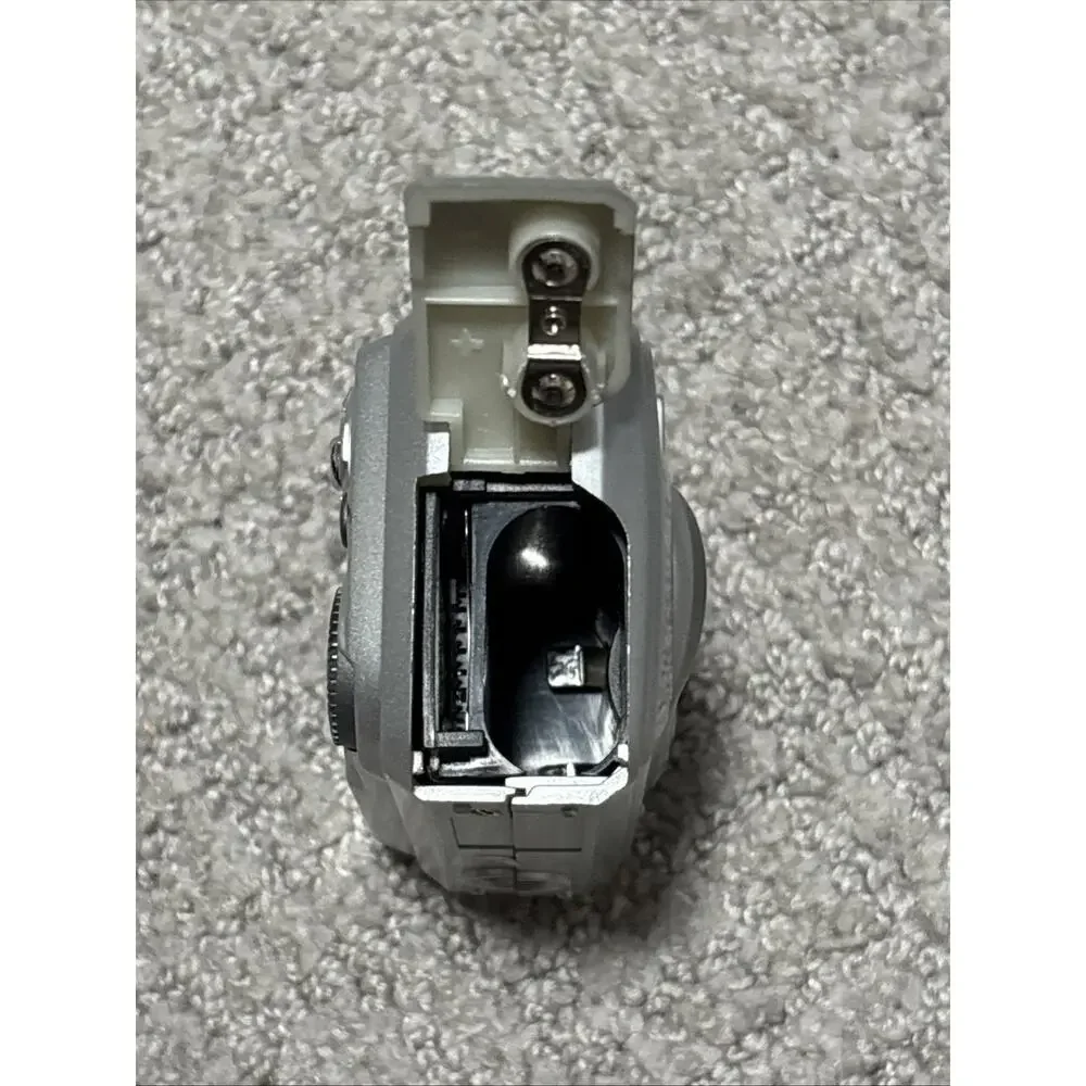 Unbranded Vintage silver 3.1-megapixel digital camera from early 2000s DOES Work